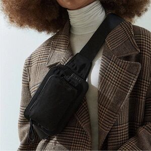 Carta Everything Fanny Pack, 8”x5”x3”